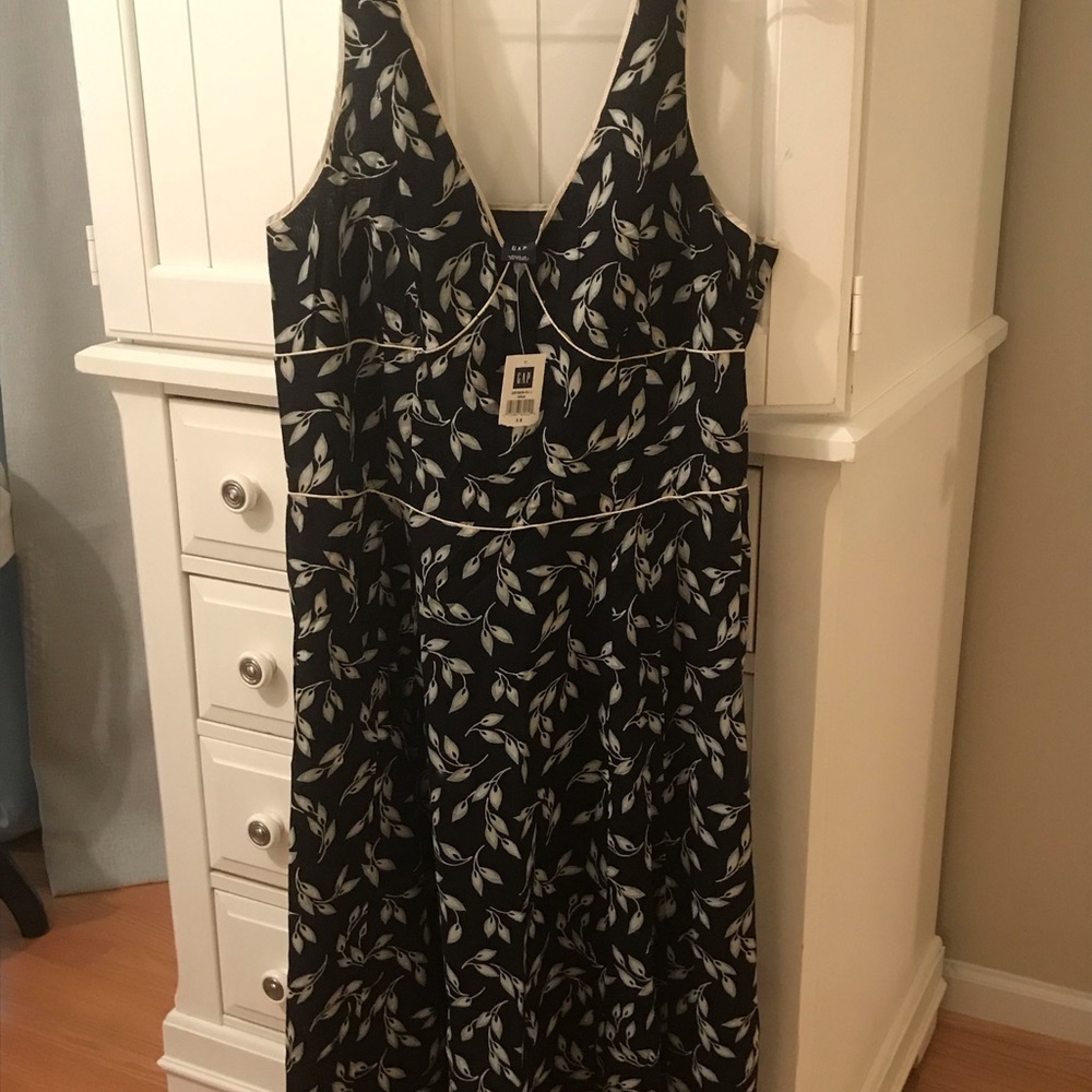 NWT, Gap, navy and cream sundress